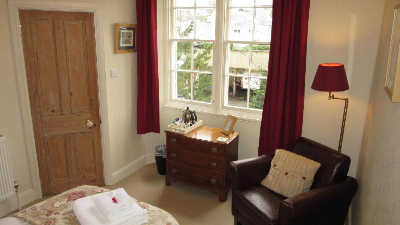 The Old Vicarage B & B Barnstaple Exterior photo